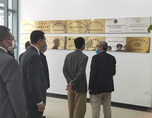 吳清副市長一行聽取了美迪西關(guān)于一站式綜合研發(fā)服務(wù)的技術(shù)實力介紹