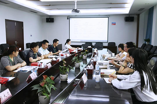 會議中美迪西與人福藥業(yè)就今后的合作方向進行了深入探討