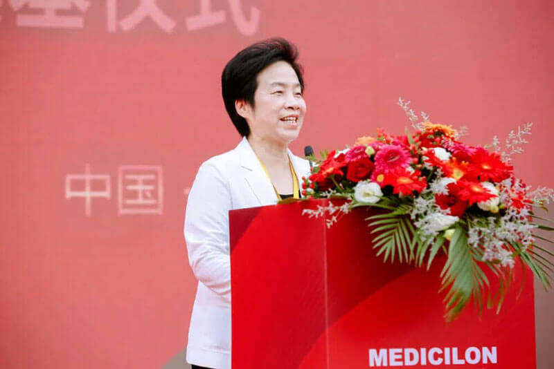 寶山區(qū)人大常委會(huì)黨組書記&主任李萍宣布奠基儀式正式啟動(dòng).jpg 寶山區(qū)人大常委會(huì)黨組書記&主任李萍宣布奠基儀式正式啟動(dòng).jpg